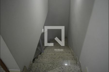 Escada de casa à venda com 3 quartos, 130m² em Tres Barras, Contagem
