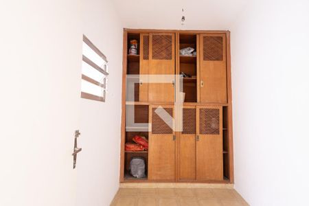 Casa à venda com 189m², 2 quartos e 1 vagaQuarto de Serviço