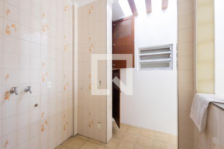 Casa à venda com 189m², 2 quartos e 1 vagaÁrea de Serviço