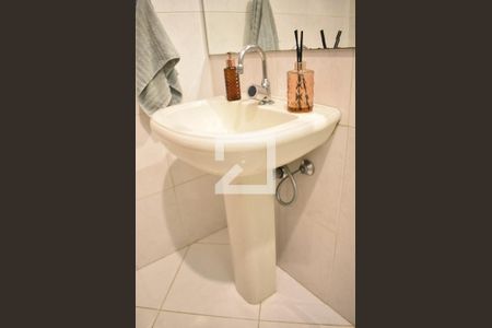 Casa de condomínio para alugar com 150m², 3 quartos e 1 vagaLavabo 