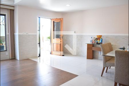 Sala de casa de condomínio para alugar com 3 quartos, 150m² em Campo Grande, Rio de Janeiro