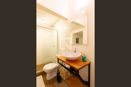Banheiro de casa de condomínio para alugar com 1 quarto, 50m² em Gávea, Rio de Janeiro