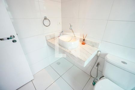 Casa à venda com 150m², 2 quartos e 3 vagasBanheiro da suíte 01