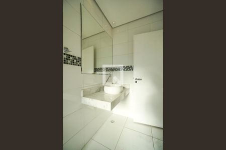 Casa à venda com 150m², 2 quartos e 3 vagasBanheiro da suíte 02