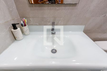 Casa à venda com 198m², 5 quartos e 2 vagasBanheiro 4