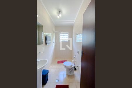 Casa à venda com 207m², 4 quartos e 3 vagasBanheiro