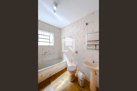 Casa à venda com 207m², 4 quartos e 3 vagasBanheiro (Casa 2)