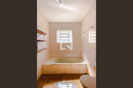 Casa à venda com 207m², 4 quartos e 3 vagasBanheiro (Casa 2)