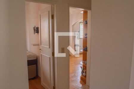 Apartamento à venda com 130m², 3 quartos e 2 vagas Apartamento à venda com 130m², 3 quartos e 2 vagasCorredor