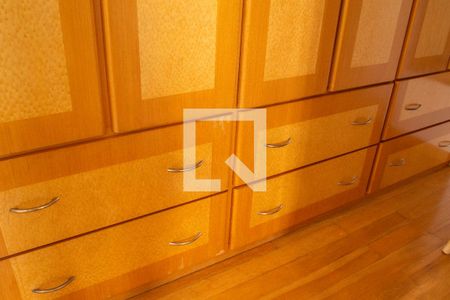 Apartamento à venda com 130m², 3 quartos e 2 vagas Apartamento à venda com 130m², 3 quartos e 2 vagasCloset da suíte 2