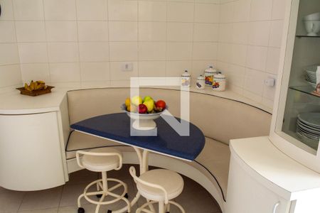 Apartamento à venda com 130m², 3 quartos e 2 vagas Apartamento à venda com 130m², 3 quartos e 2 vagasCozinha