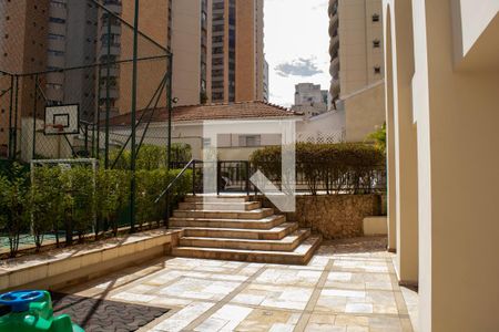 Apartamento à venda com 130m², 3 quartos e 2 vagas Apartamento à venda com 130m², 3 quartos e 2 vagasÁrea comum - Piscina