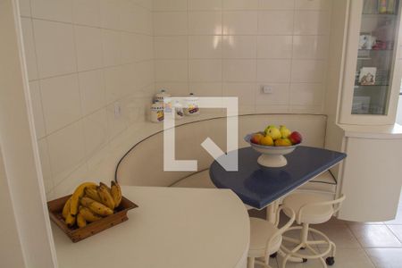 Apartamento à venda com 130m², 3 quartos e 2 vagas Apartamento à venda com 130m², 3 quartos e 2 vagasCozinha