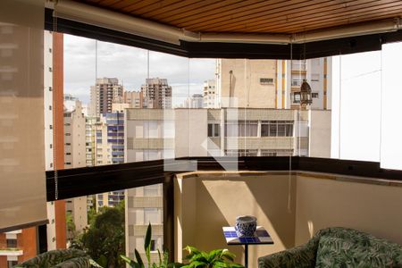 Apartamento à venda com 130m², 3 quartos e 2 vagas Apartamento à venda com 130m², 3 quartos e 2 vagasVaranda