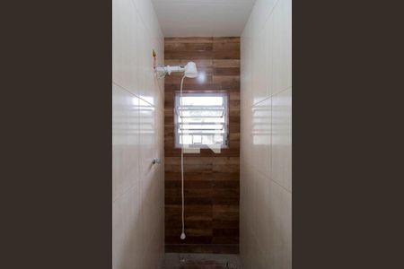 Banheiro de casa para alugar com 1 quarto, 40m² em Vila Granada, São Paulo
