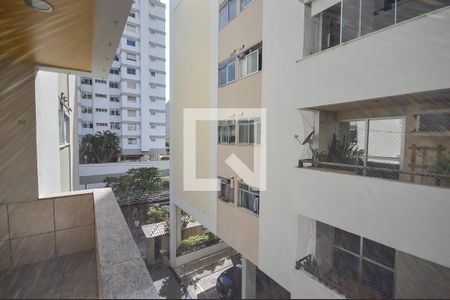 Vista da Sala de apartamento à venda com 2 quartos, 90m² em Grajaú, Rio de Janeiro