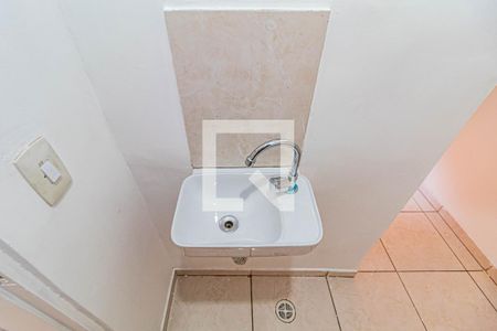 Lavabo de casa para alugar com 6 quartos, 250m² em Jardim Ester, São Paulo