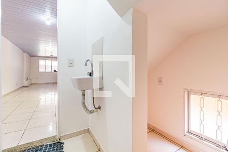 Lavabo de casa para alugar com 6 quartos, 250m² em Jardim Ester, São Paulo