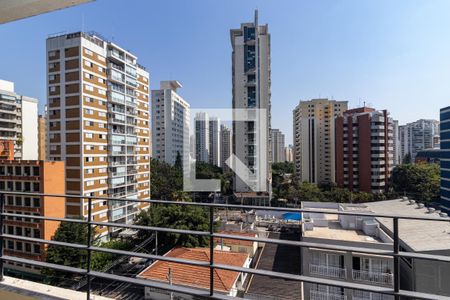 Apartamento à venda com 125m², 3 quartos e 2 vagas Apartamento à venda com 125m², 3 quartos e 2 vagasVaranda