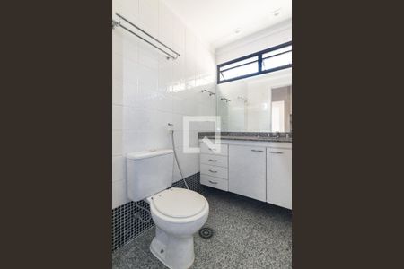 Apartamento à venda com 125m², 3 quartos e 2 vagas Apartamento à venda com 125m², 3 quartos e 2 vagasBanheiro Social