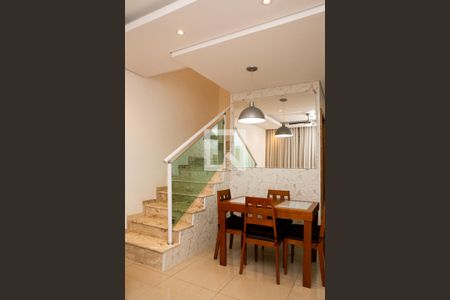 Sala de casa de condomínio à venda com 2 quartos, 72m² em Jardim Martins, Jundiaí