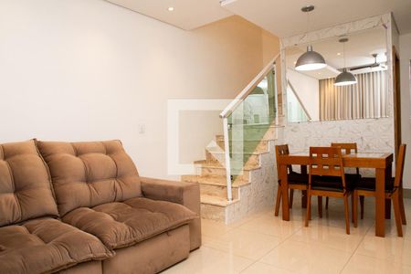 Sala de casa de condomínio à venda com 2 quartos, 72m² em Jardim Martins, Jundiaí