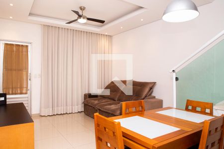 Sala de casa de condomínio à venda com 2 quartos, 72m² em Jardim Martins, Jundiaí