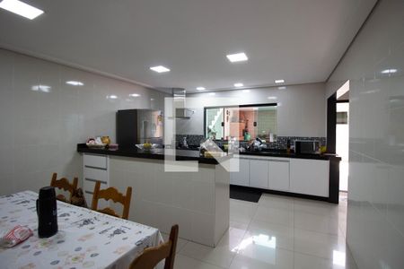 Casa à venda com 162m², 3 quartos e 2 vagasCozinha