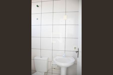 Banheiro de casa de condomínio para alugar com 1 quarto, 40m² em Vila Taquari, São Paulo