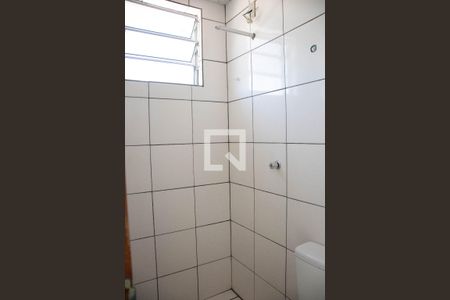 Banheiro de casa de condomínio para alugar com 1 quarto, 40m² em Vila Taquari, São Paulo