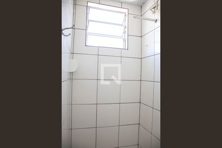 Banheiro de casa de condomínio para alugar com 1 quarto, 40m² em Vila Taquari, São Paulo