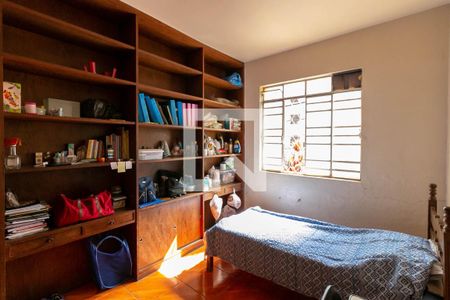 Quarto 1 de casa à venda com 3 quartos, 296m² em Santa Efigênia, Belo Horizonte
