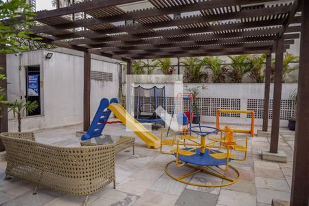 Apartamento à venda com 210m², 3 quartos e 3 vagasÁrea comum - Playground