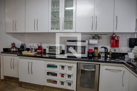 Apartamento à venda com 210m², 3 quartos e 3 vagasCozinha - Armários