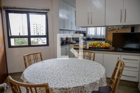 Apartamento à venda com 210m², 3 quartos e 3 vagasCozinha