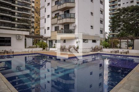 Apartamento à venda com 210m², 3 quartos e 3 vagasÁrea comum - Piscina