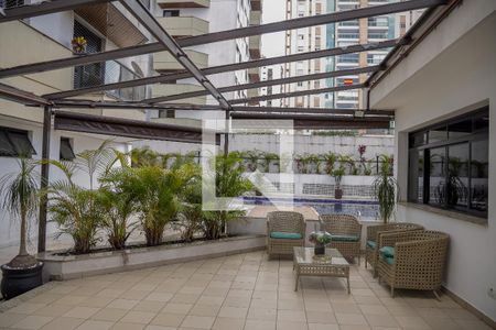 Apartamento à venda com 210m², 3 quartos e 3 vagasÁrea comum - Piscina