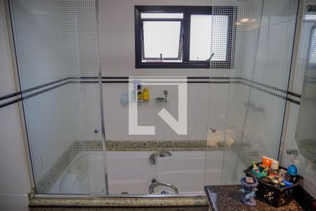 Apartamento à venda com 210m², 3 quartos e 3 vagasBanheiro da Suíte