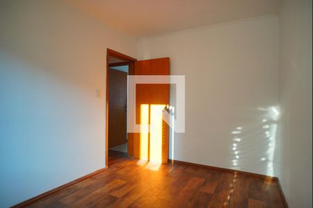 Quarto 1 de apartamento à venda com 3 quartos, 74m² em Passo da Areia, Porto Alegre