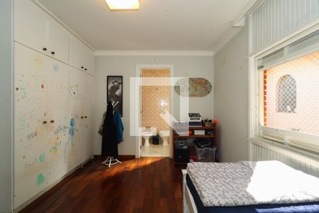 Casa de condomínio à venda com 400m², 4 quartos e 4 vagasSuíte 2