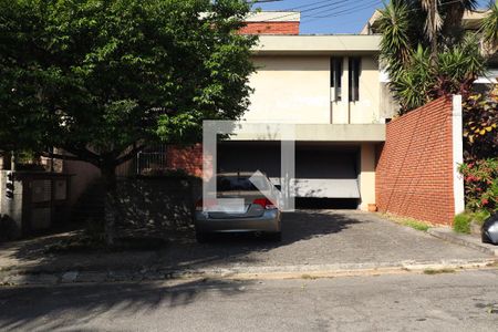 Casa de condomínio à venda com 400m², 4 quartos e 4 vagasFachada