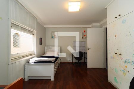 Casa de condomínio à venda com 400m², 4 quartos e 4 vagasSuíte 2