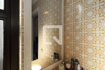 Casa de condomínio à venda com 400m², 4 quartos e 4 vagasBanheiro da Suíte 2