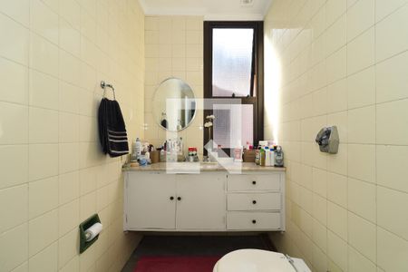 Casa de condomínio à venda com 400m², 4 quartos e 4 vagasBanheiro da Suíte 1