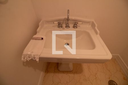 Apartamento à venda com 213m², 3 quartos e 4 vagas Apartamento à venda com 213m², 3 quartos e 4 vagasLavabo