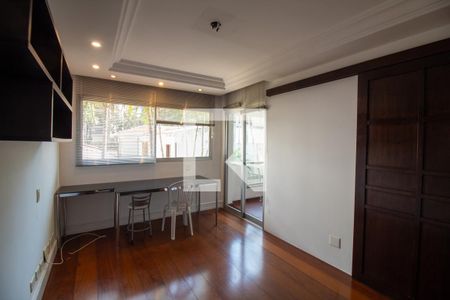 Apartamento à venda com 213m², 3 quartos e 4 vagas Apartamento à venda com 213m², 3 quartos e 4 vagasEscritório