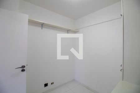 Apartamento à venda com 213m², 3 quartos e 4 vagas Apartamento à venda com 213m², 3 quartos e 4 vagasQuarto de Serviço