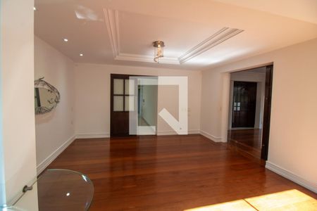 Apartamento à venda com 213m², 3 quartos e 4 vagas Apartamento à venda com 213m², 3 quartos e 4 vagasSala de Jantar