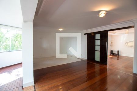 Apartamento à venda com 213m², 3 quartos e 4 vagas Apartamento à venda com 213m², 3 quartos e 4 vagasSala