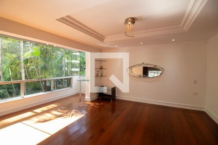 Apartamento à venda com 213m², 3 quartos e 4 vagas Apartamento à venda com 213m², 3 quartos e 4 vagasSala de Jantar